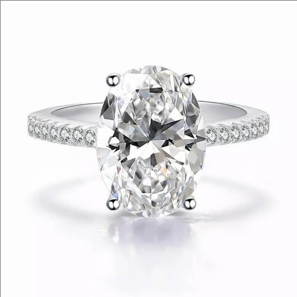 3ct Oval White Sapphire & Sterling Silver Ring - Picture 2 of 4